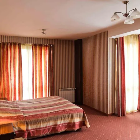 Hotell за гости - семейна ивел 3*