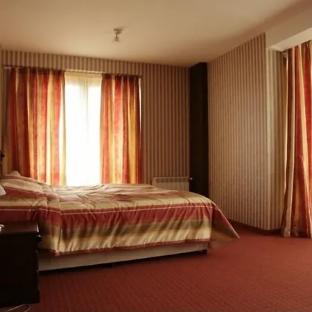 Hotell за гости - семейна ивел 3*