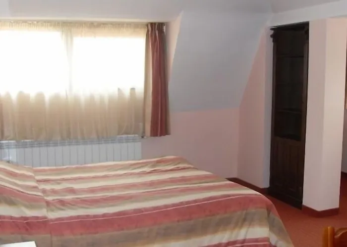 Хотел за гости - семейна ивел 3*